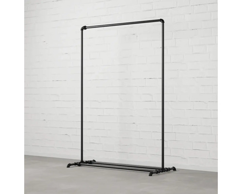 Kleiderständer aus Metallrohr