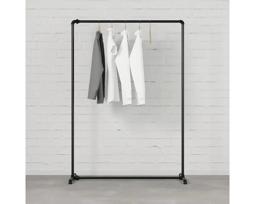 Schwarzer Kleiderständer aus Metall mit Kleidung