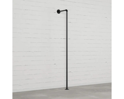 Freistehende Kleiderstange aus Metallrohr