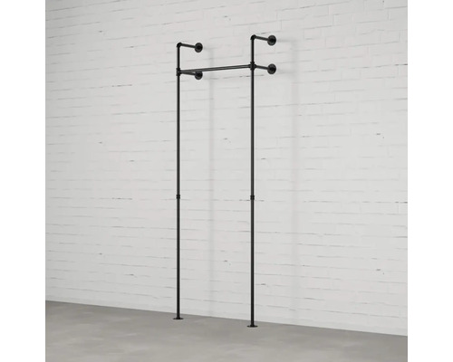 Wandgarderobe aus Metallrohren
