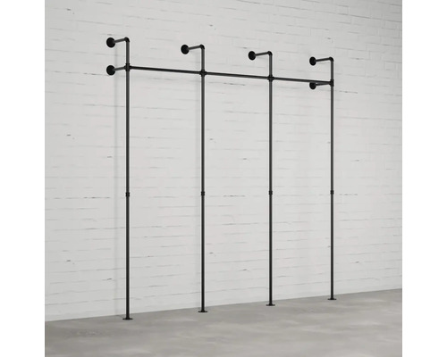 Schwarzer, freistehender Kleiderständer aus Metallrohr