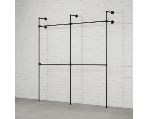 Kleiderständer aus Rohren mit zwei Stangen zur Wandmontage