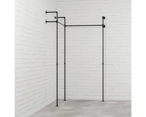 Kleiderständer aus Rohren