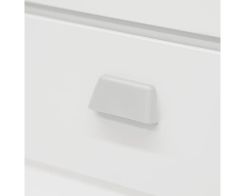 Detailaufnahme eines Schubladengriffs an einem Möbelstück