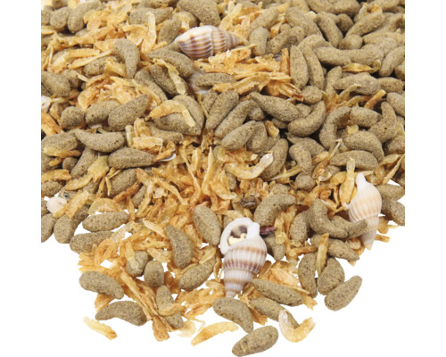 Nahaufnahme von Fischfutter-Pellets und getrockneten Garnelen