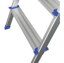 Detailansicht einer Aluminiumleiter mit Trittstufen