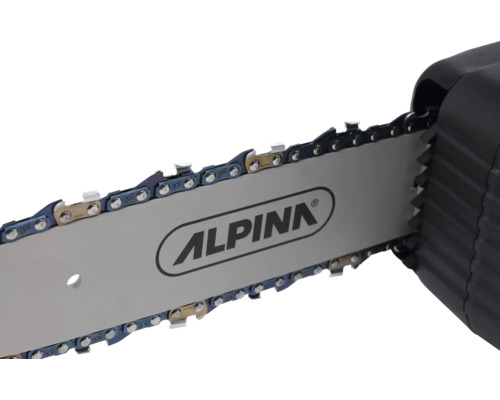 Nahaufnahme einer Kettensäge der Marke Alpina