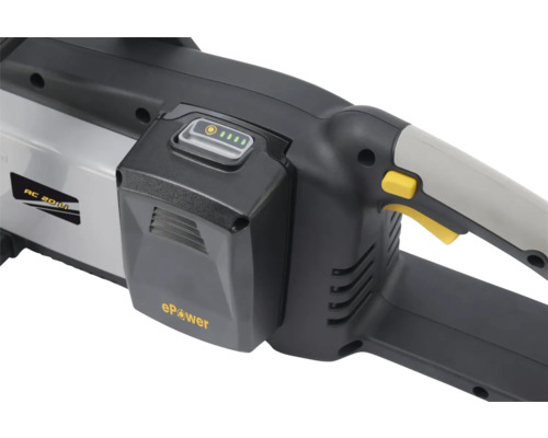 Detailansicht einer Akku Heckenschere mit Batteriestandsanzeige