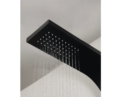 Rechteckiger Duschkopf mit Wasserstrahl