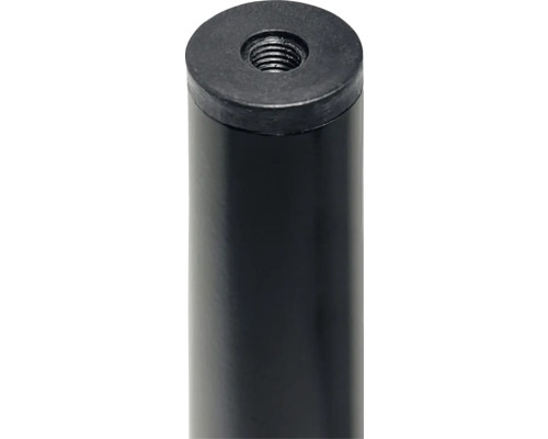 Detailansicht eines Metallrohrs mit Innengewinde.