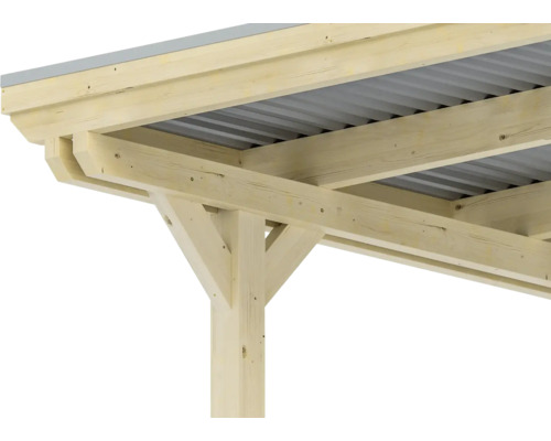 Detailansicht einer Holzpergola mit Metalldach