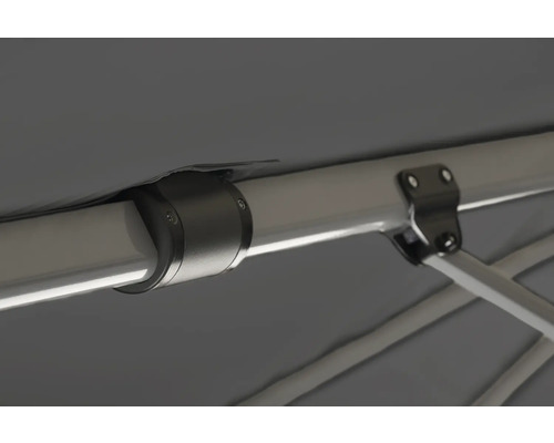 Detailansicht eines Pavillons mit Verbindungsstücken und Stützstruktur