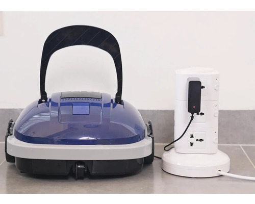 Schwimmbadreinigungsroboter mit Ladestation