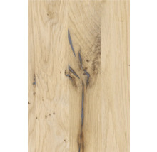 Detailansicht einer Tischplatte aus Eiche mit Astloch