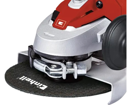 Ein Winkelschleifer mit montierter Schleifscheibe.