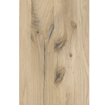 Nahaufnahme einer Holzplatte mit Maserung