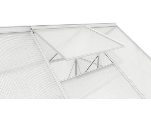 Detailansicht eines Gewächshauses mit geöffnetem Fenster zur Belüftung