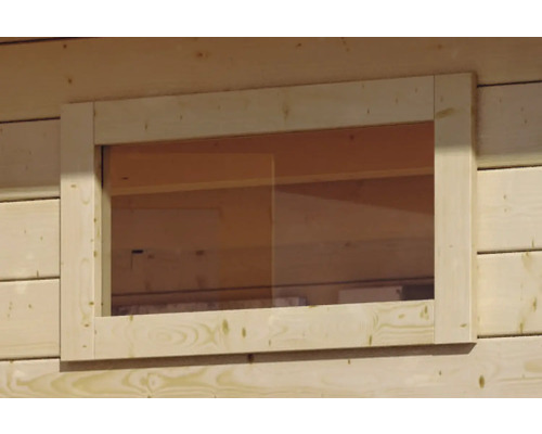 Fenster aus Holz für ein Gartenhaus