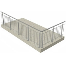 Geländer aus Metall auf Beton