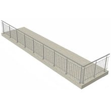 Balkongeländer aus Metall auf einem Betonbalkon