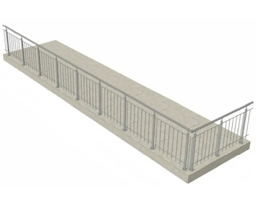 Balkongeländer aus Metall auf einem Betonbalkon