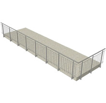 Brücke mit Metallgeländer