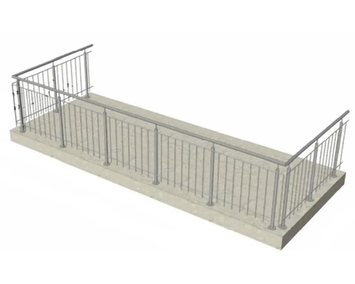 Balkon mit Geländer aus Metall