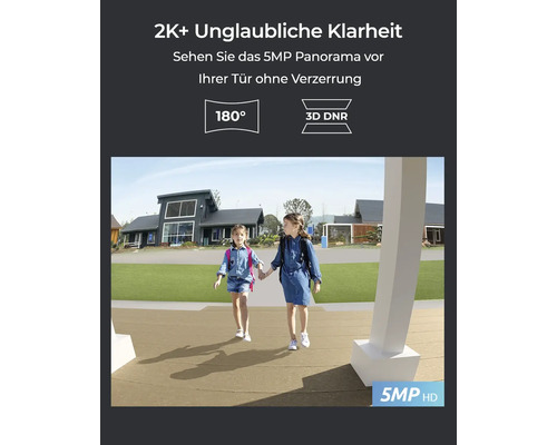 Überwachungskamera mit 180 Grad Sichtfeld und 3D DNR Funktion zeigt zwei Mädchen vor einem Haus