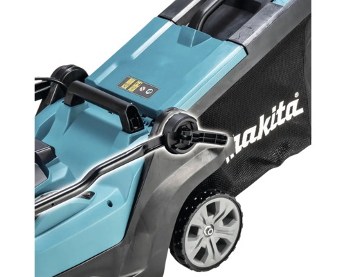 Detailansicht eines Rasenmähers mit Fangkorb und Höhenverstellung