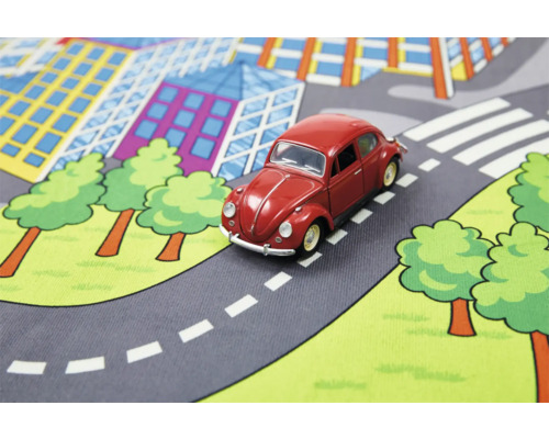 Spielteppich mit Stadtmotiv und rotem Spielzeugauto
