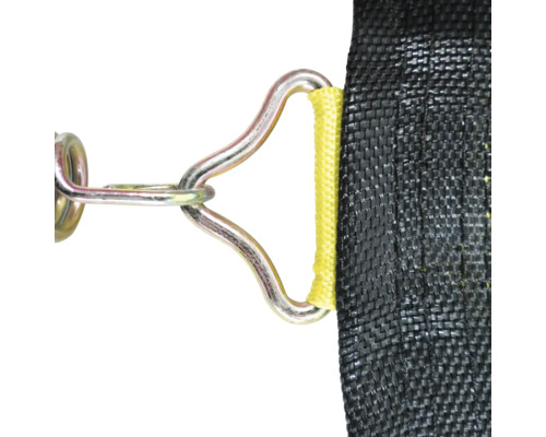 Detail einer Trampolin Sprungmatte mit Federbefestigung