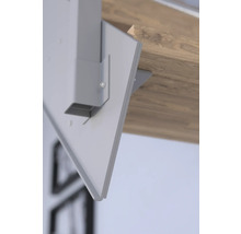 Detailaufnahme eines Regals mit Aluminiumprofil