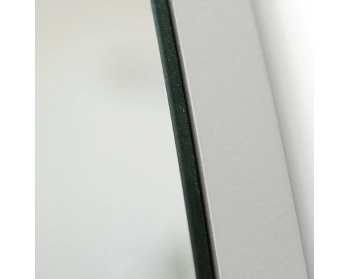 Detailansicht einer Glasscheibe mit Kante