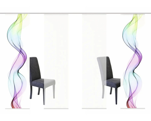 Schiebegardine mit abstraktem Muster und Stuhl