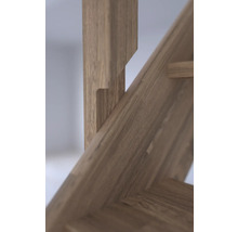 Detailansicht einer Holzkonstruktion mit Zapfenverbindung