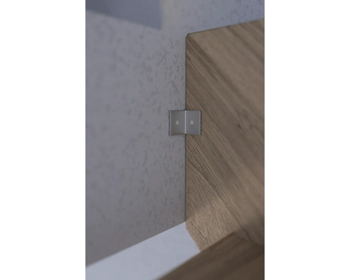 Detailansicht einer Eckverbindung mit Winkelverbinder.