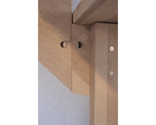 Detailansicht Holztreppenkonstruktion mit Schrauben