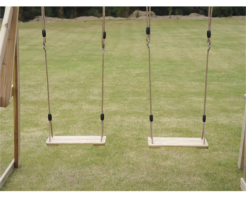 Doppelschaukel mit Holzsitzen und Seilen