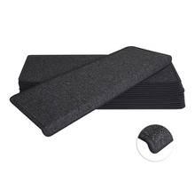 Stufenmatten aus Textil im Stapel mit Detailansicht