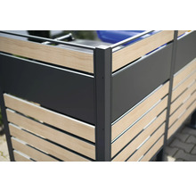 Sichtschutzzaun aus Aluminium und Holzlatten