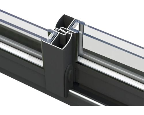 Detailansicht eines Fensterprofils mit Glaseinsatz