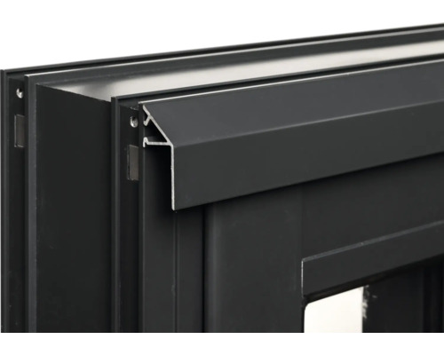 Detailansicht eines Fensterrahmens aus Aluminium