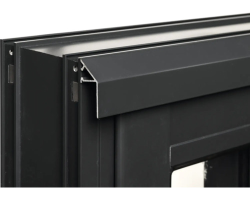 Detailansicht eines schwarzen Fensterrahmens