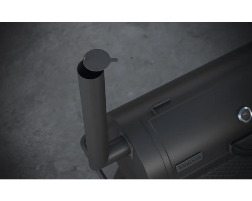 Detailansicht eines schwarzen Smokers mit geöffnetem Schornstein