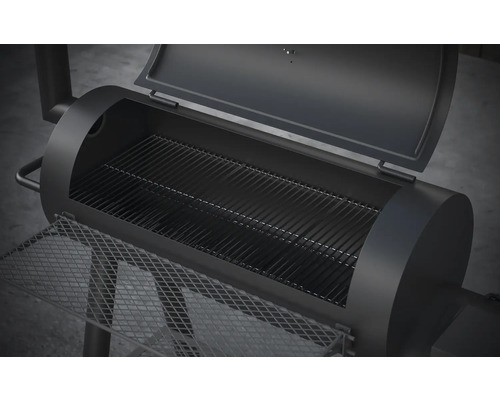 Offener Holzkohlegrill mit Grillrost