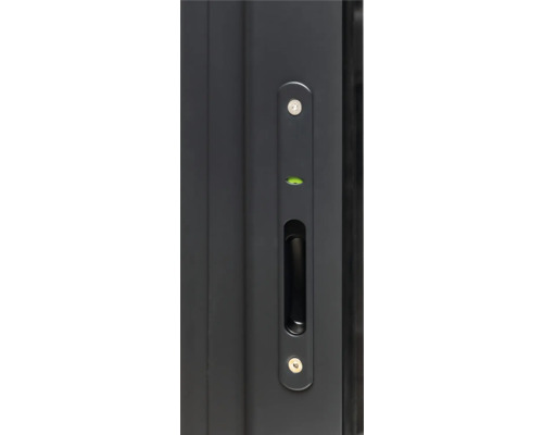 Detailansicht eines Türgriffs mit integrierter Wasserwaage