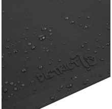 Schwarze Matte mit Wassertropfen und District 70 Logo