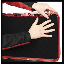 Schaumstoffeinlage für Werkzeugkoffer in rotem Rahmen