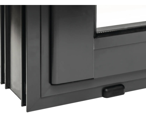 Detailansicht eines grauen Fensterrahmens.