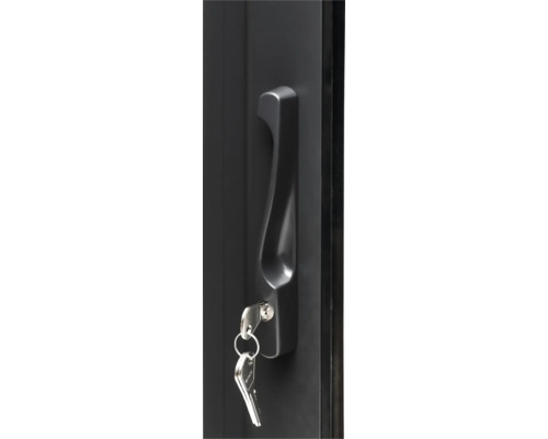 Türbeschlag mit Schlüssel im Schloss